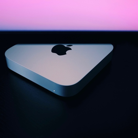 Apple Mac Mini 2.4 GHz A1347 - Silver - Picture 3 of 16